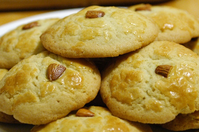 Chinese Almond Cookies from TheChineseCookbook.com